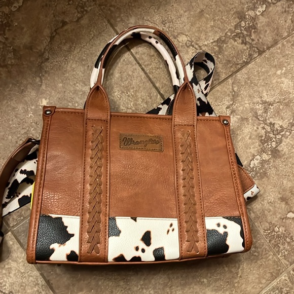 Wrangler crossbody - Picture 2 of 3